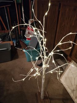 Lighted tree. Picture does no justice. Shape anyway you want