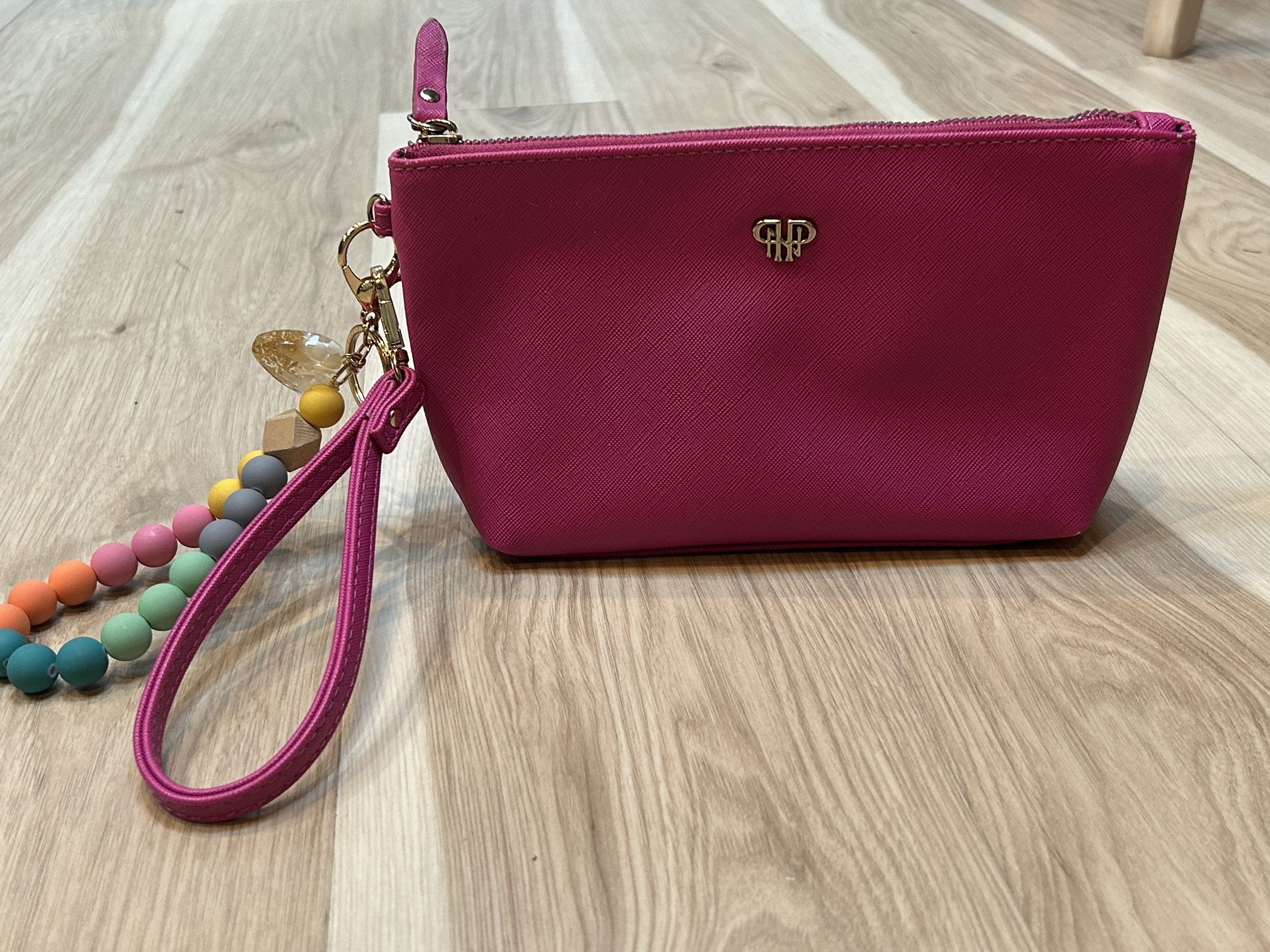 PurseN Pink Getaway Wristlet And Beaded Keychain