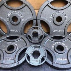 SET   OF  FITNESS  GEAR  OLYMPIC  EASY  GRIP  PLATES  (PAIRS  OF)  :  45s  25s  2.5s 