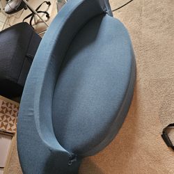 **FREE** SIMPLE FUTON AND COUCH