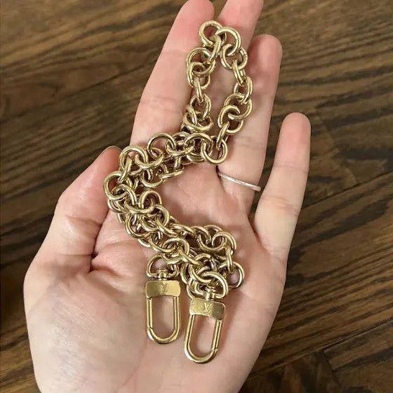 Louis Vuitton Pochette Chain For Bag 17.5”. for Sale in Guadalupe, AZ -  OfferUp