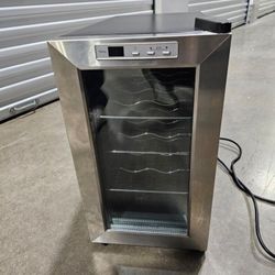INSIGNIA 8-Bottle Wine Cooler