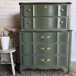 Awesome Shabby Distressed French Provincial Style Dresser 