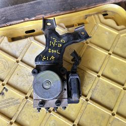 2016 Kia Soul abs unit Oem part