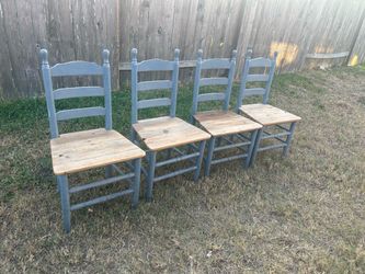 Set of 4 Ladder-Back Dining Chairs