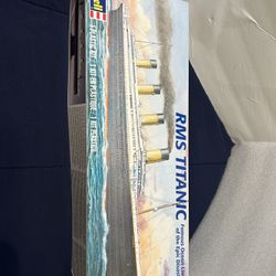 Revell RMS Titanic 1:570 Scale Model Kit #85-0445 (Skill Level 2)