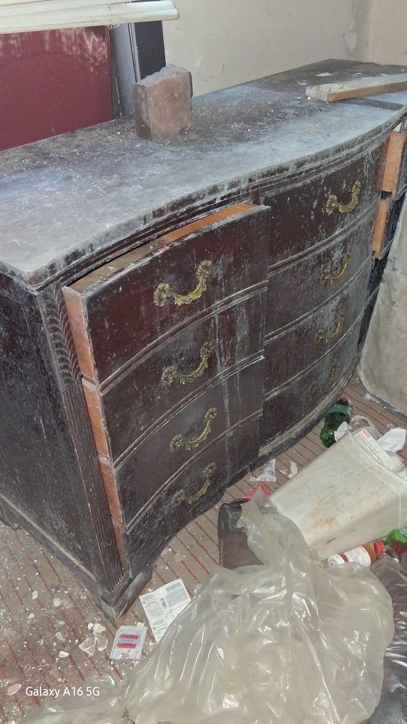 Cheery Wood Oak Dresser (Long Sideways & Tall 6 Dresser)