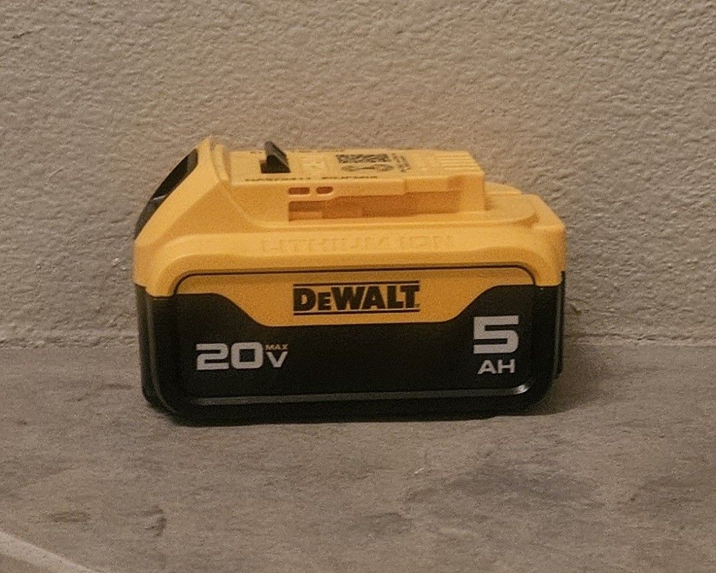 Dewalt 20v 5a.h. Battery NEW DCB205