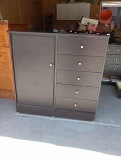 Wood DRESSER 5  drawers