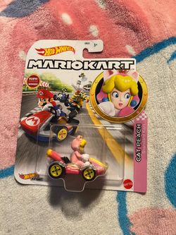 Hot Wheels Mario Kart Cat Peach Standard Kart