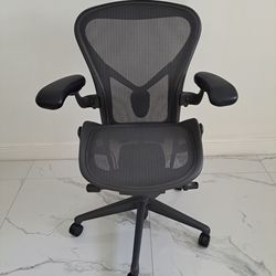 Herman miller aeron remastered size B