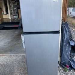 Magic chef fridge