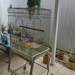 Jaula Gris Para Aves En Buenas Condiciones 