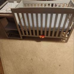 CRIB + change Table + Drawers 