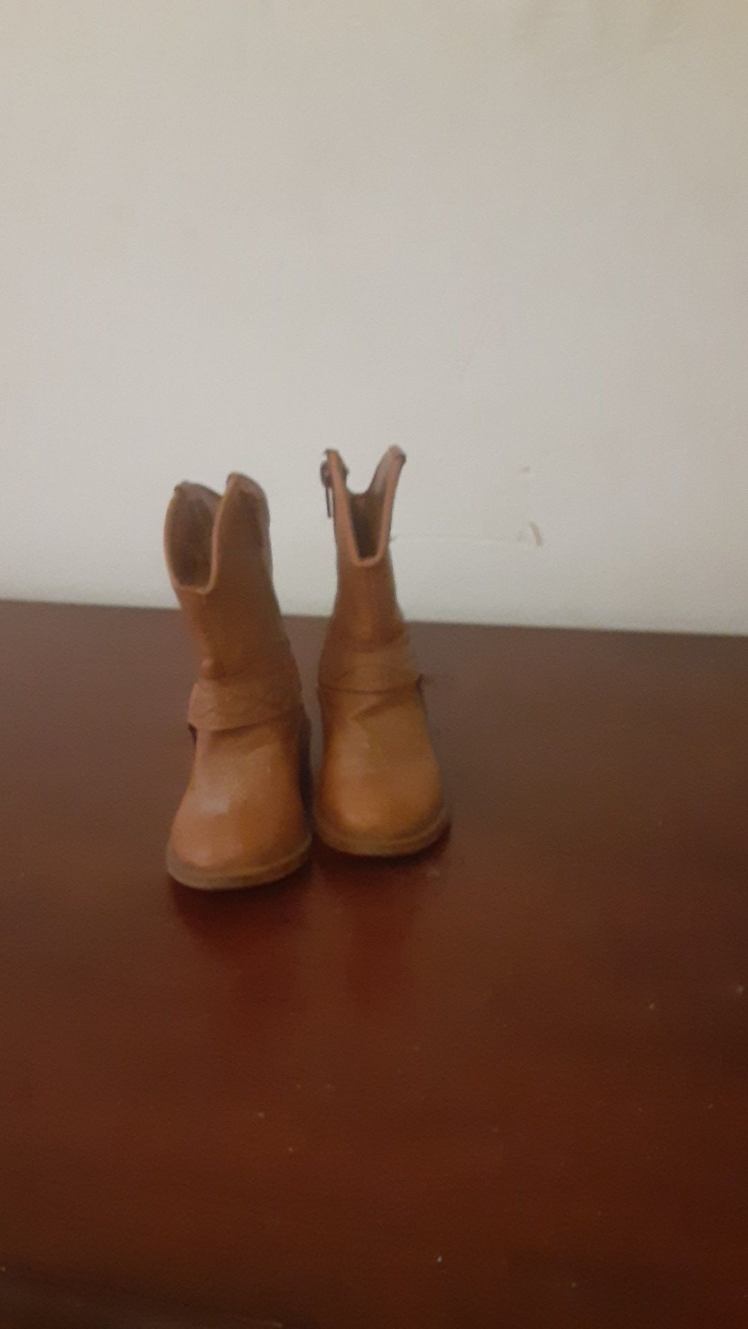 Girls boots size 6