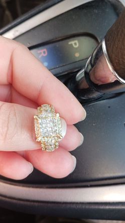 10kt gold Diamond Ring 