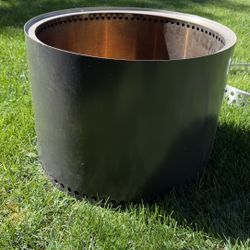 Lightly used Solo Stove Bonfire with Stand 