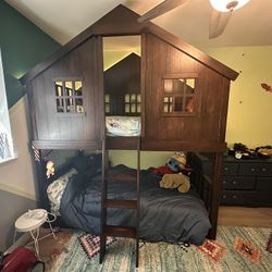 Pottery Barn Treehouse Twin Bunk Beds