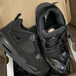 Black Cat Jordan 4