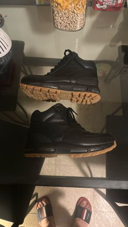 Nike ACG Boots 7.5 Mens