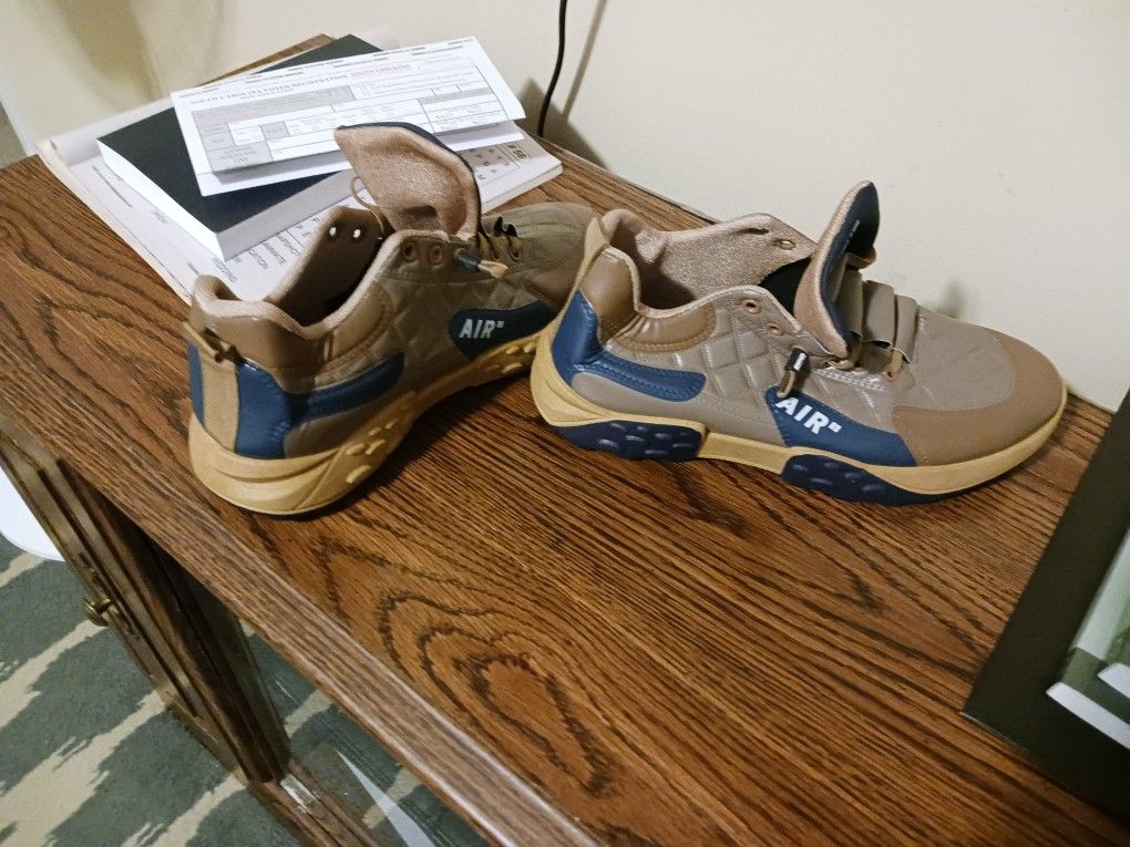 SKETCHES ORTHOPEDIC SHOES SIZE  9.1/2