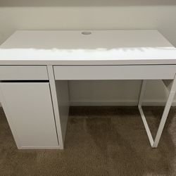 IKEA Micke Desk 