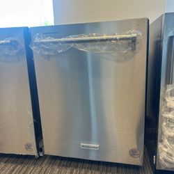 KitchenAid Third Level Utensil Rack Dishwasher With 30+ Total Wash Jets, 39 DBA