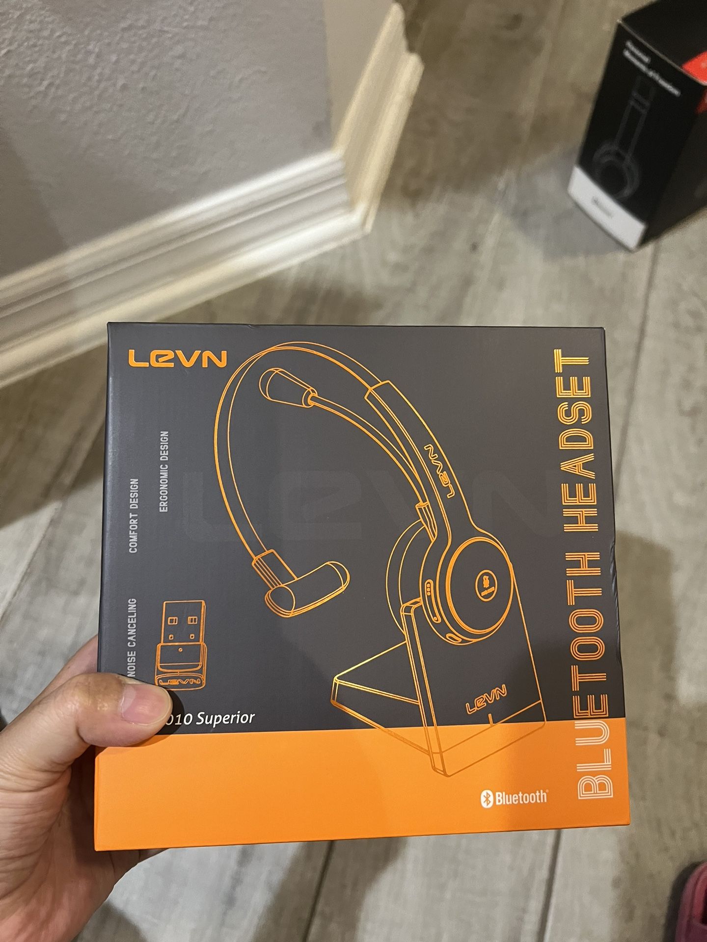 LEVN Wireless Headset with Microphone