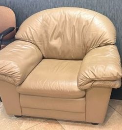 Free upholstered chair