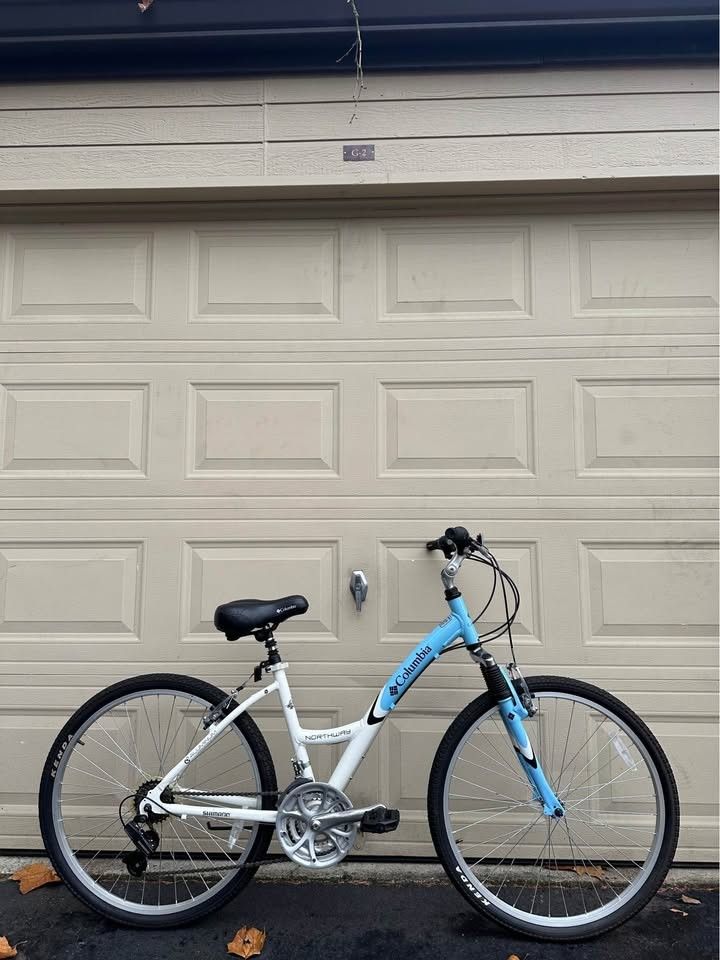 Columbia Northway Women’s Comfort Bike – Step-Thru Frame – 26” Wheels