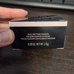 Mary Kay Silky Setting Powder Light Beige 