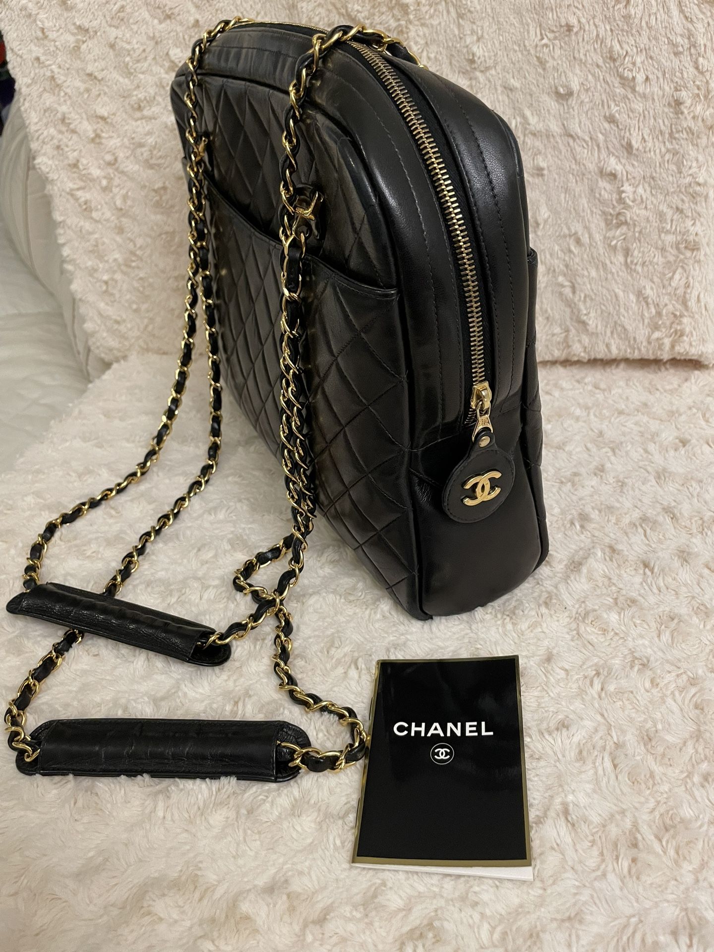 Chanel CC Leather Black Logo Lambskin Gold Vintage Bag Matelasse Shoulder Chain