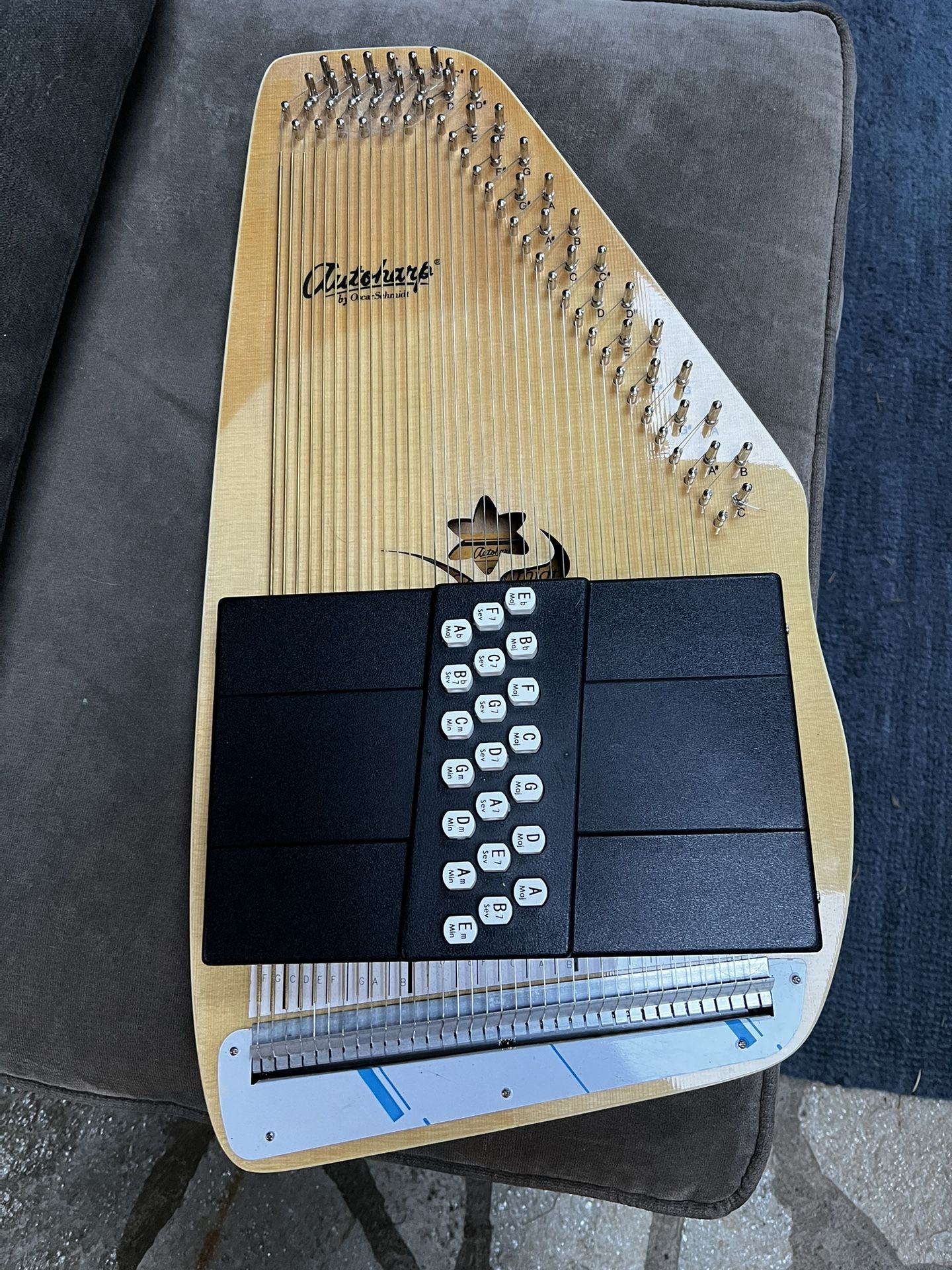 Oscar Schmidt OS-45CE Autoharp Solid Blonde Maple