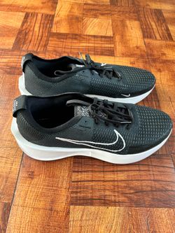 Size 11 Nike Running Shoes