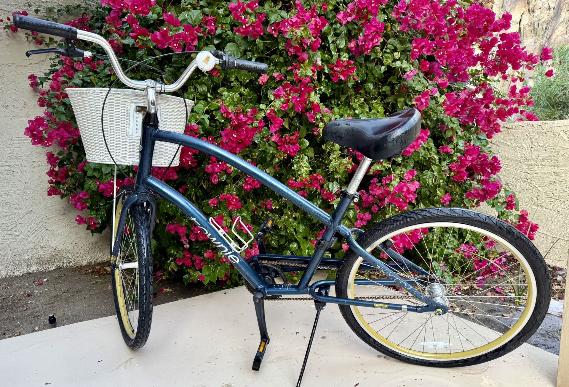 “ Townie “ 3i EQ Bicycle- Satin Midnight Blue-26” Wheels 