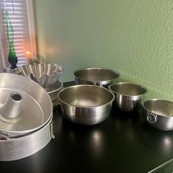Vintage Aluminum Baking Pans & Mixing Bowls Set 