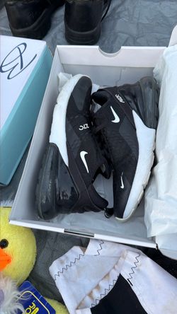 Nike Air Max 270 Black White Sneakers size 8 women’s