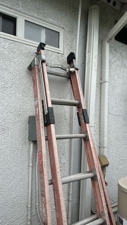 Fiberglass Extension Ladder with Standoff Stabilizer