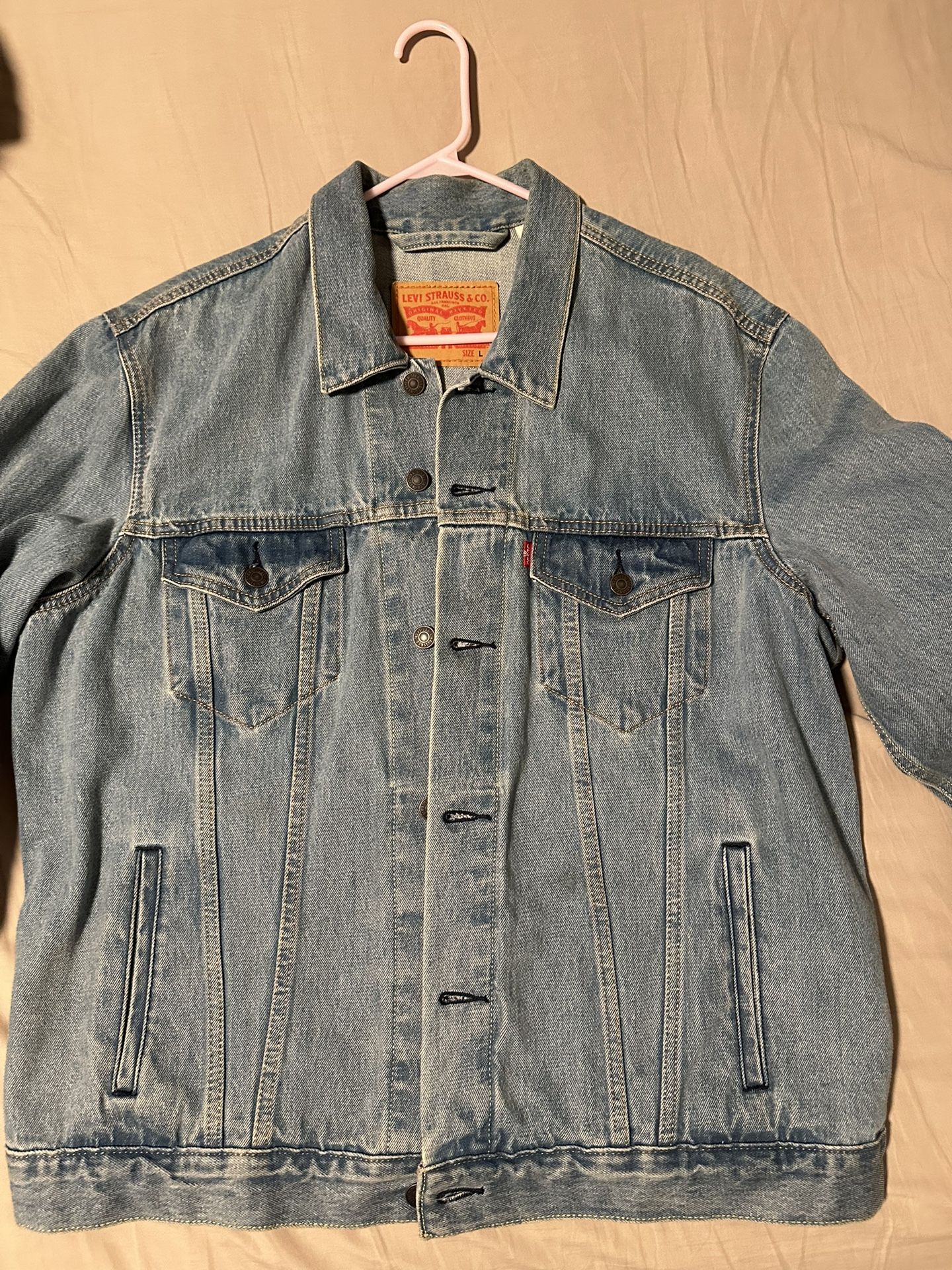 Men’s Levi’s Jean Jacket Large - Pick Up Only