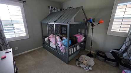2 kids bed  taking offers $1