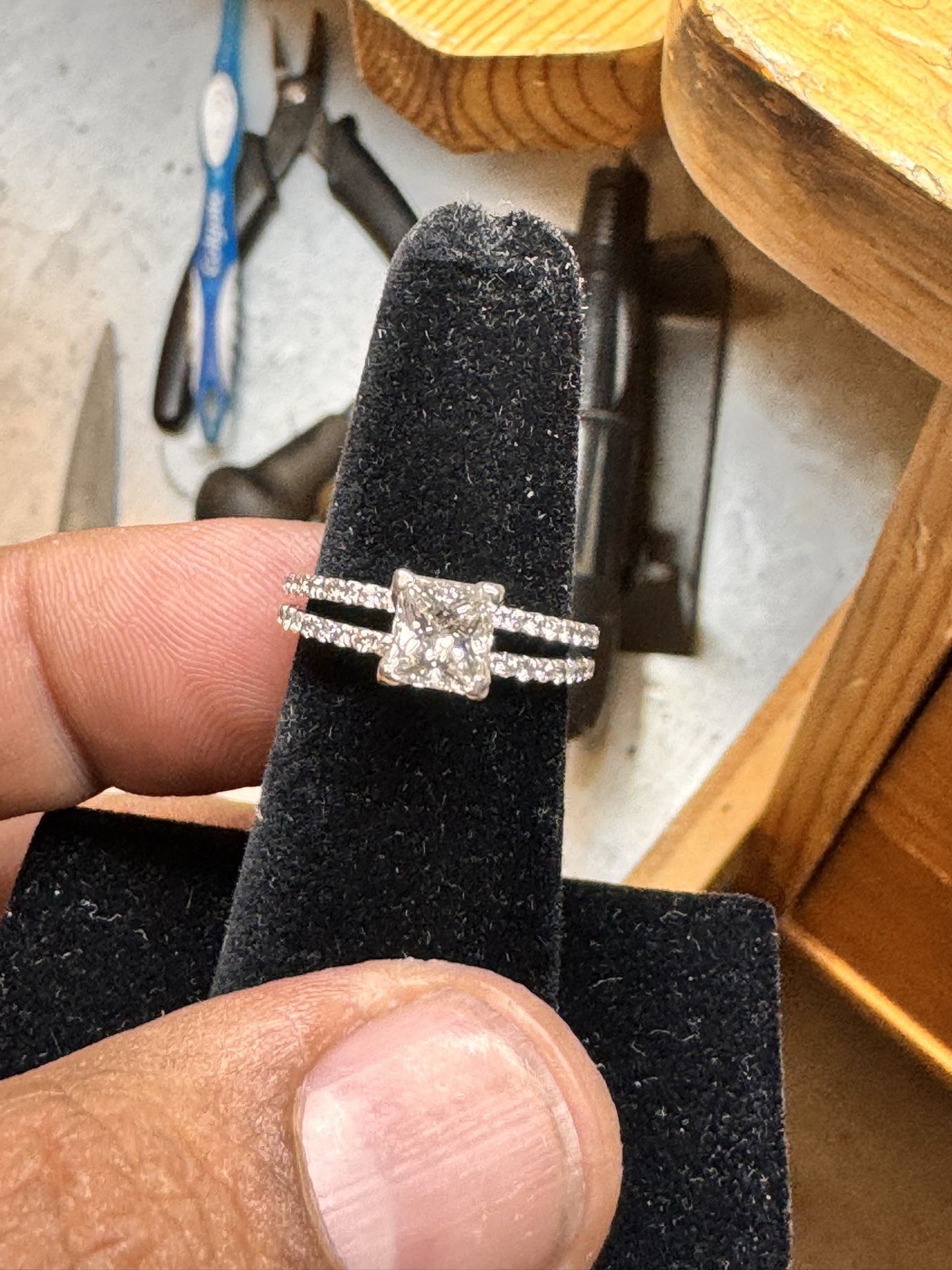 Argolla Y Pisa Argolla Con Diamantes