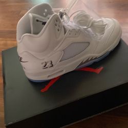 Air Jordans Retro 5’s OG White/Metallic