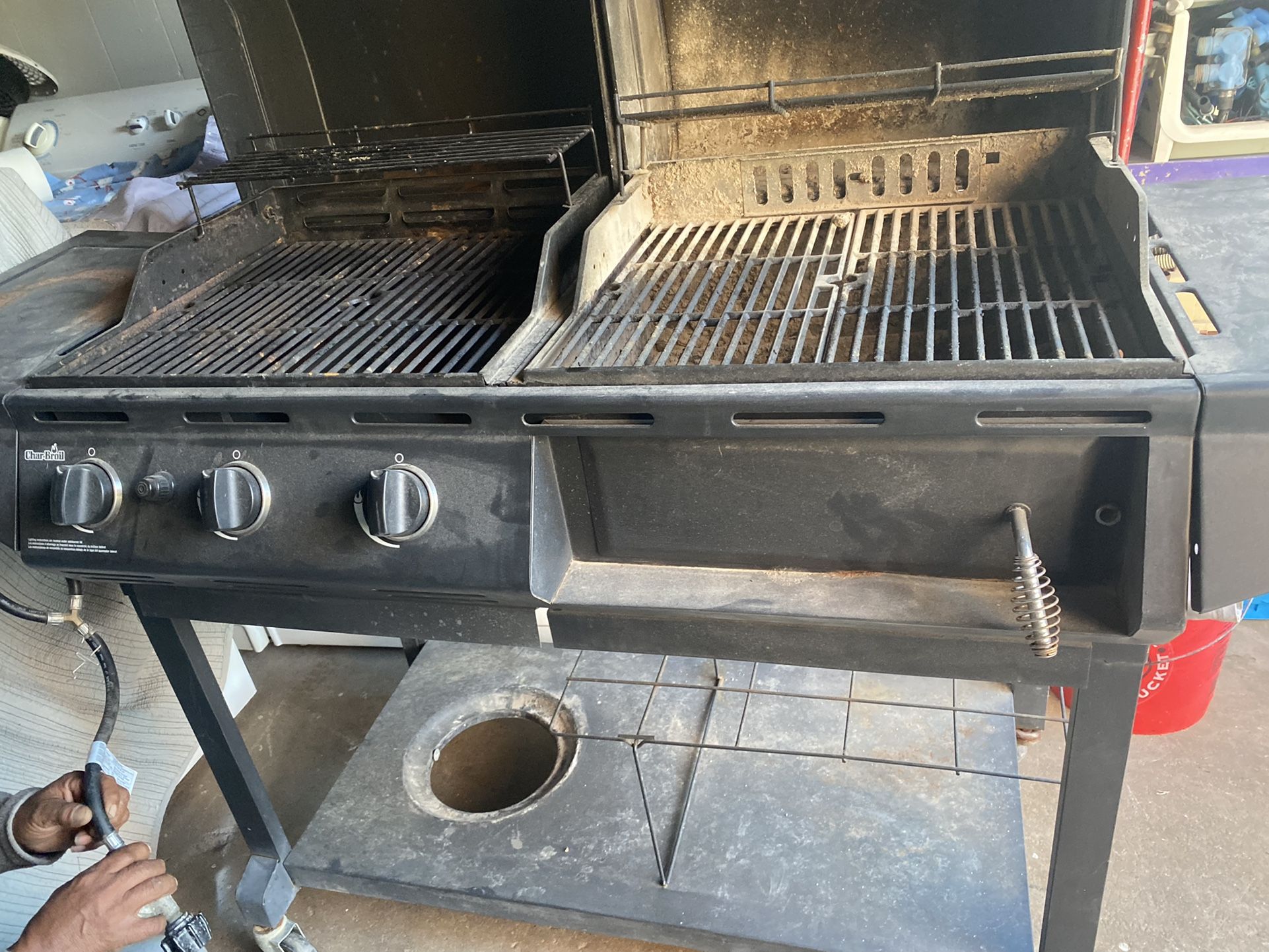 EXTRA LARGE CAPACITY GRILL YOU CAN HAVE BOTH ON