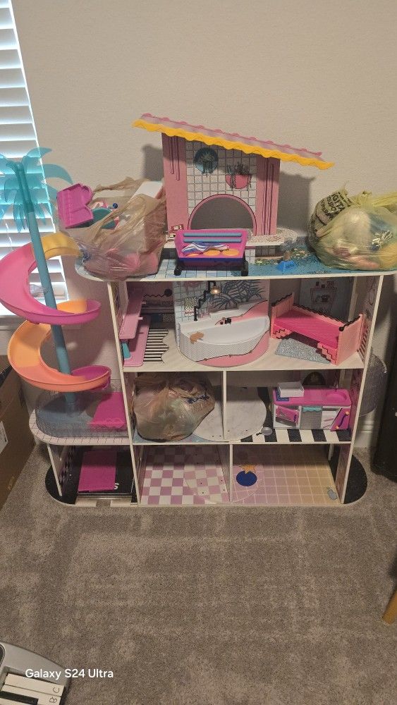LOL Doll House