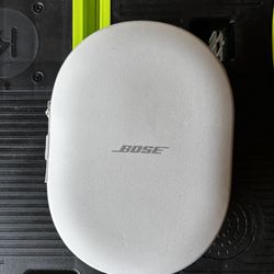 Bose Quiet Comfort Ultra Headphones 