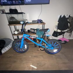 blue bmx (300$ or trade for an se bike