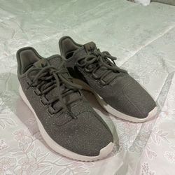 Adidas Women’s Tenis Shoes 