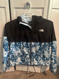 Women’s size M North Face windbreaker