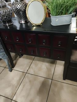 Entery table with drawers