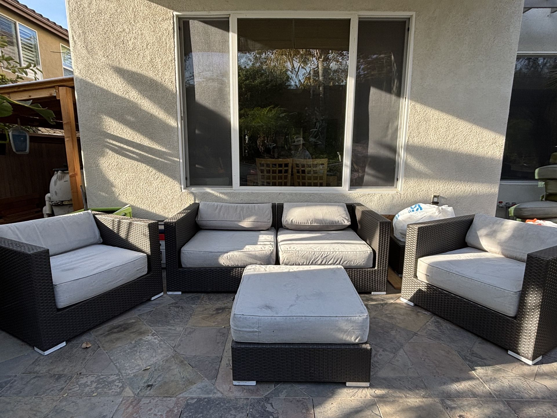 Outdoor Furnitures